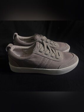 REVITALIGN Women's Dara Sneaker